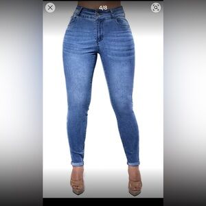 Classic Women’s Light Blue Skinny Jeans